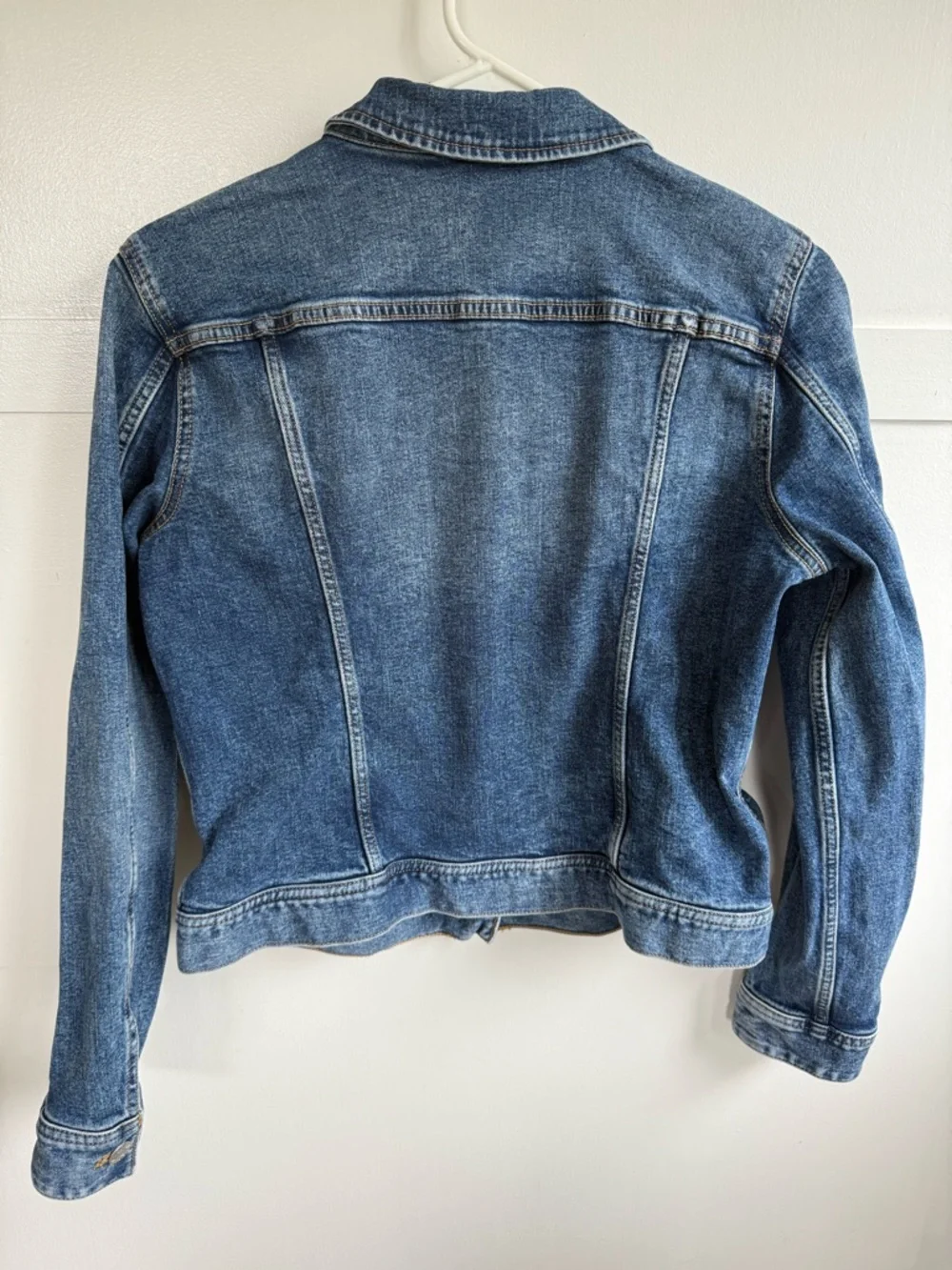 J CREW Womens Denim Classic Jean Jacket Blue Size Medium Timeless Trucker Jacket - Picture 9 of 15